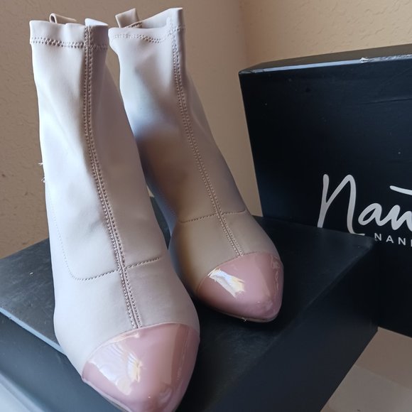 Nanette Lepore Lilac colored short sock fitting booties. Women's size 8. - Picture 4 of 11